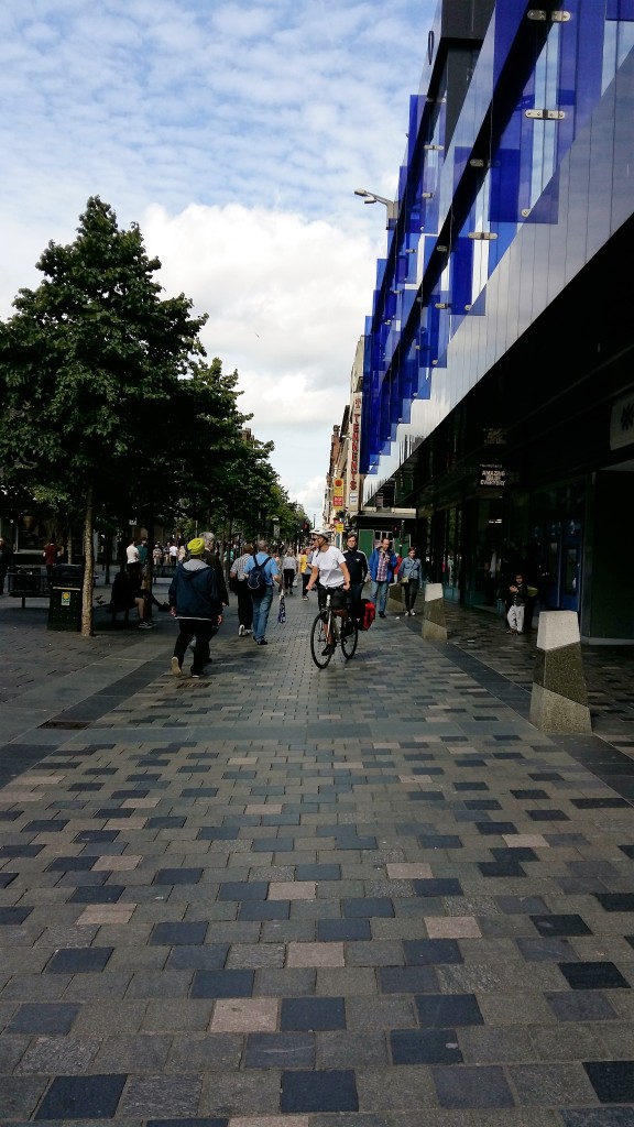 Argyle Street - Outside Glasgow City Bus Station
